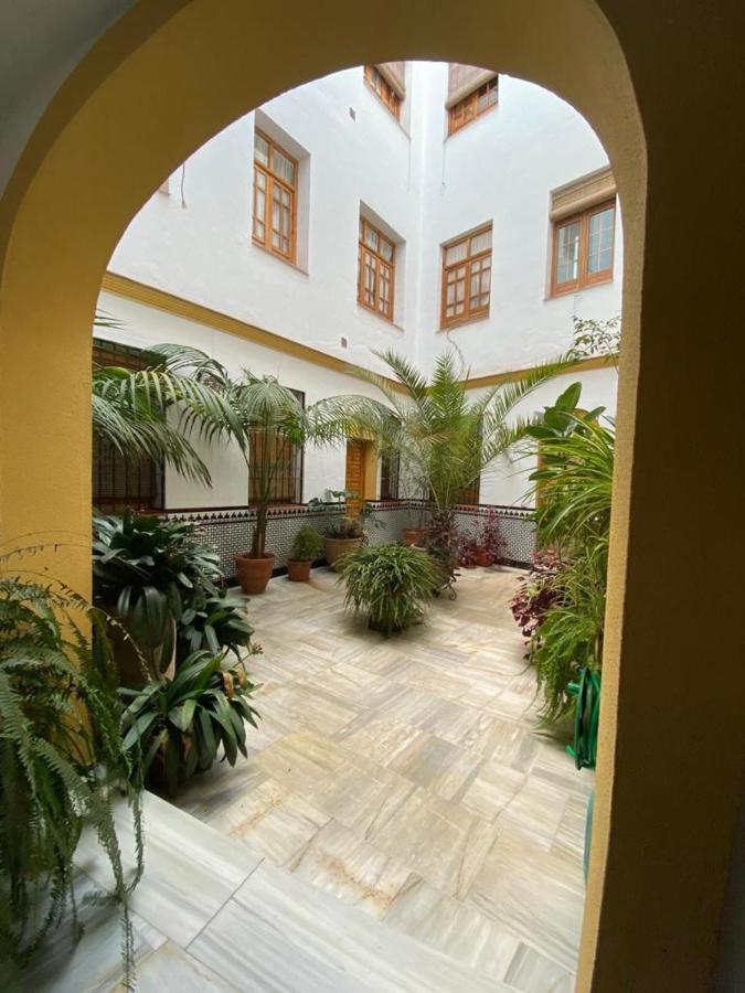 Córdoba centro esencia cordobesa. Mezquita Exterior foto